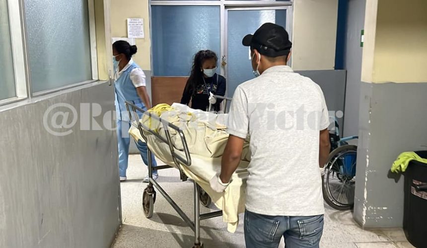 Padre asfixia a sus tres hijos y después se quita la vida