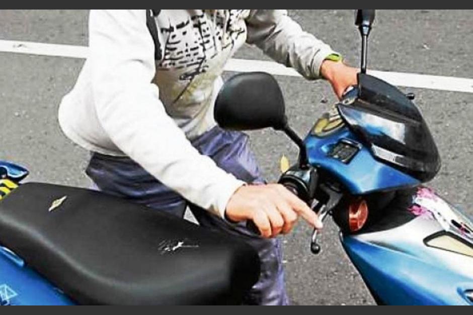 Fingió estar ebrio para robarse una motocicleta