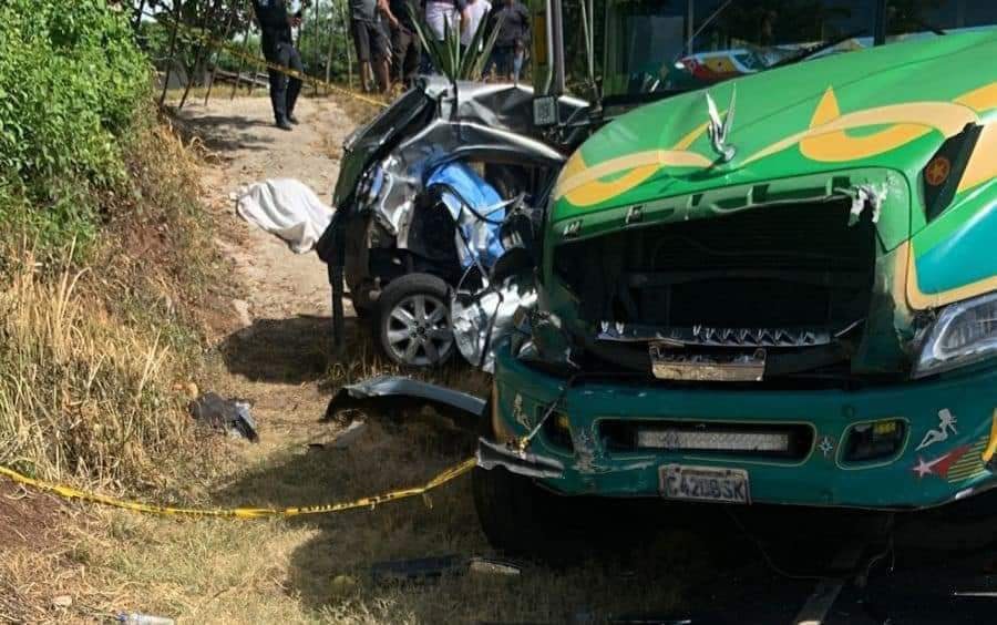 accidente deja muerta a toda una familia