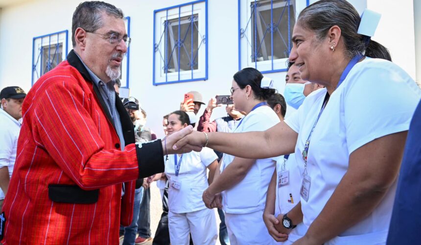 Joyabaj avanza en salud: inauguración de la primera farmacia pública