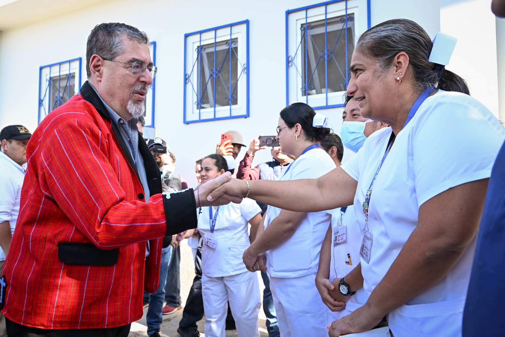 Joyabaj avanza en salud: inauguración de la primera farmacia pública