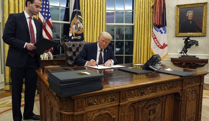 donald trump firma orden ejecutiva