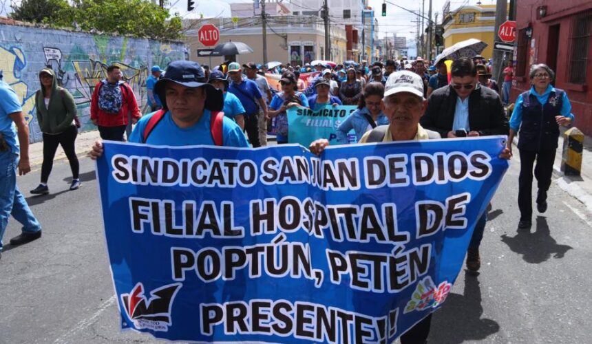 Trabajadores del Sector Salud exigen mejoras laborales con manifestaciones en diversos puntos de Guatemala el próximo 2 de abril.