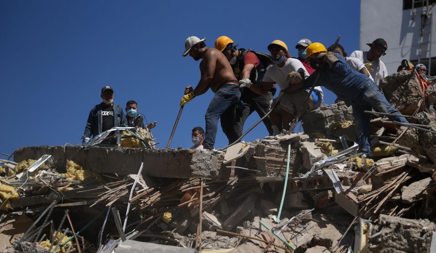 Rescates se intensifican tras terremoto que sacudió Colombia