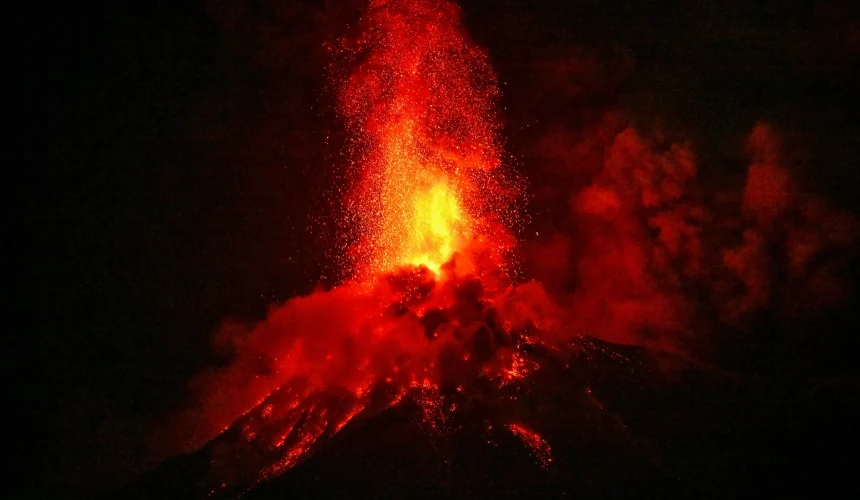 Volcán de Fuego: imágenes muestran columnas de ceniza