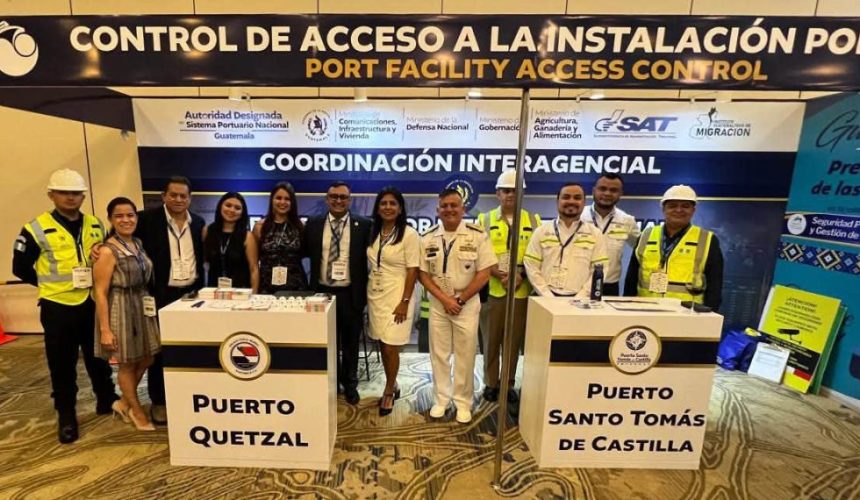 Delegación guatemalteca participando en el encuentro regional de autoridades y especialistas en desarrollo portuario en República Dominicana.