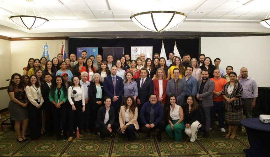 Lanzamiento de la NPAP Guatemala con autoridades del MARN, UICN y Foro Económico Mundial
